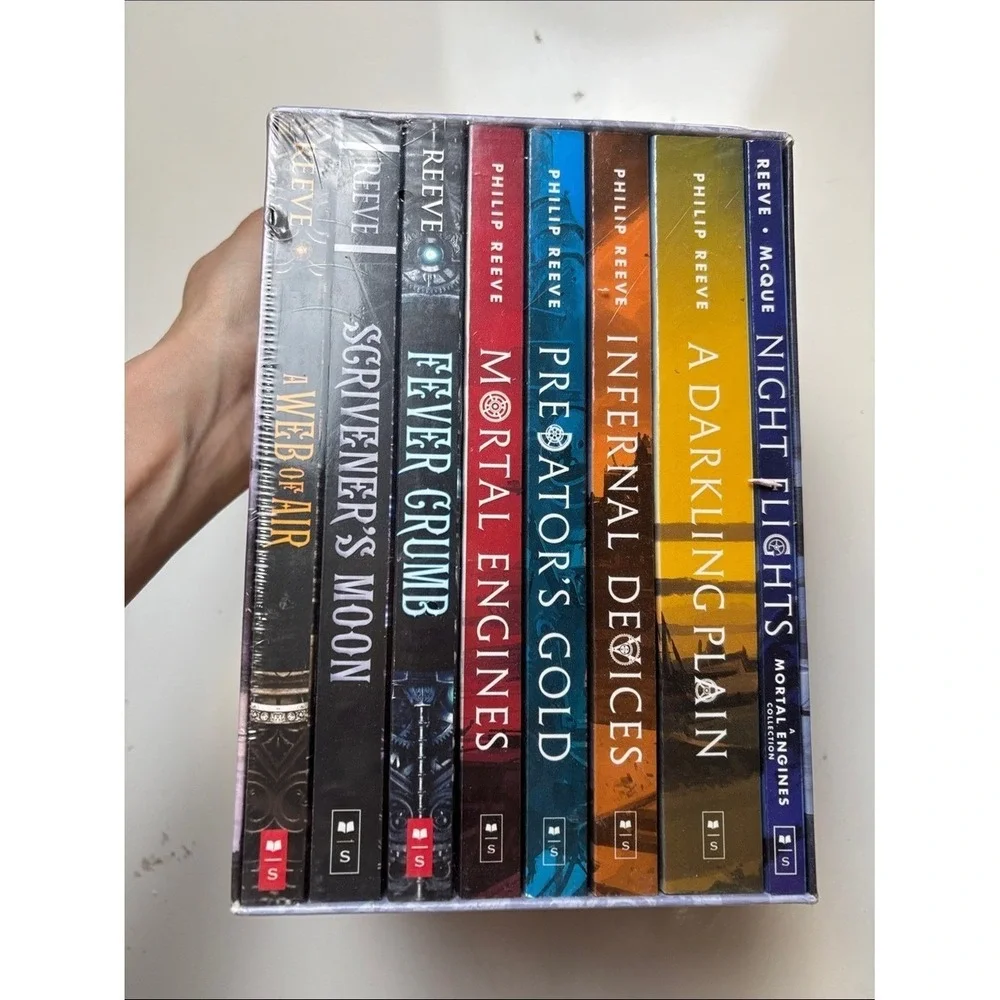 Mortal Engines 8 Book Collection Paperback book set by Philip Reeve